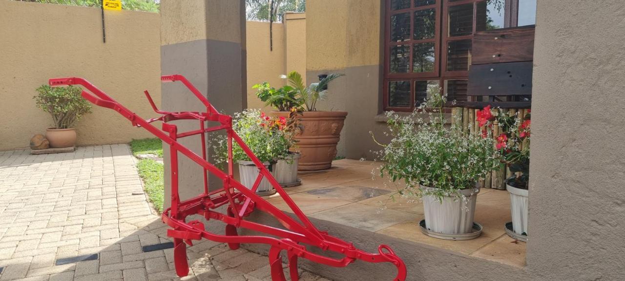 Bed and Breakfast The Leopard Tree Polokwane Exterior foto